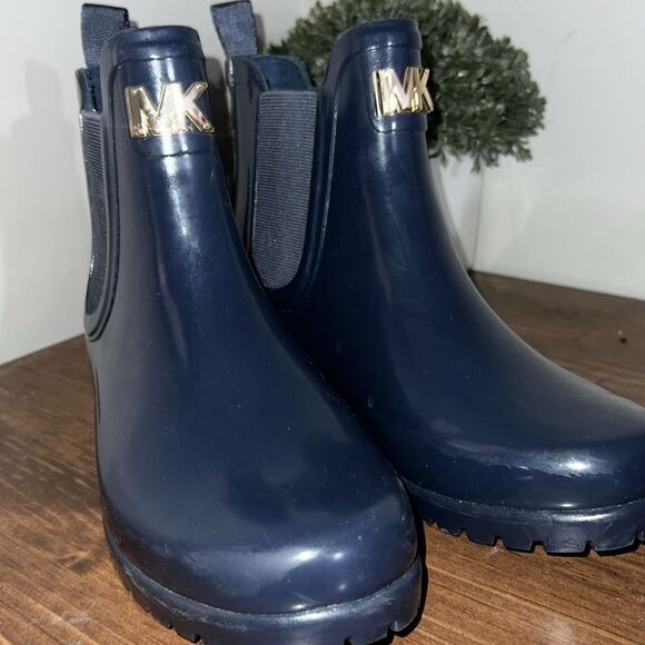 Michael Kors
Sidney Water-Resistant Pull-On Rain Booties 7 - Picture 3 of 9